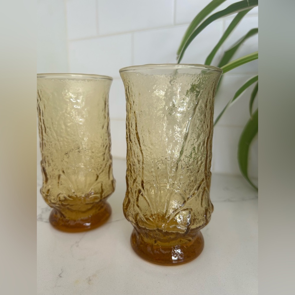 Anchor Hocking Rainflower Amber textured glass tumblers set of 2